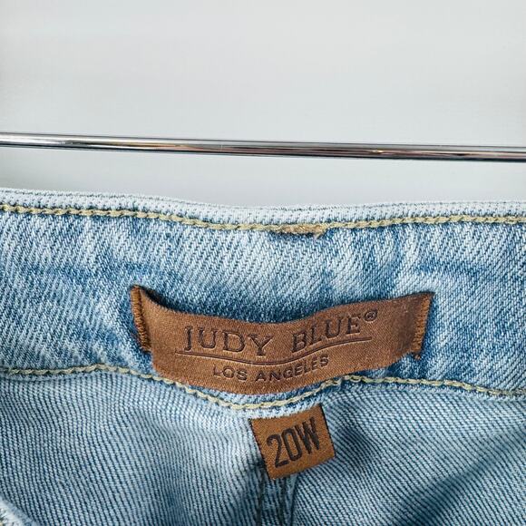 Judy Blue Women’s 20W Drawstring Waist Relaxed Tapered Jeans Light Wash‎ Denim - Picture 3 of 12